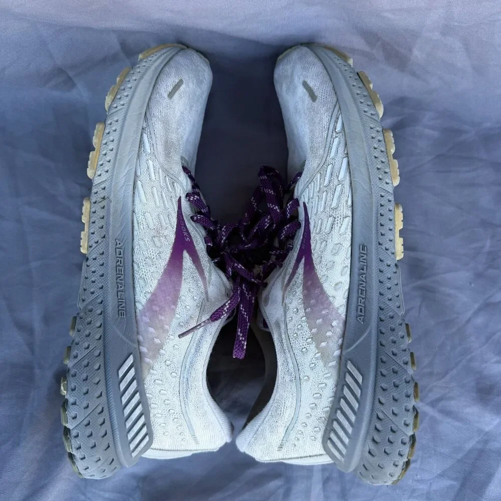 Women's 8.5 Brooks Adrenaline GTS 21 Running Shoe Purple Grey White‎